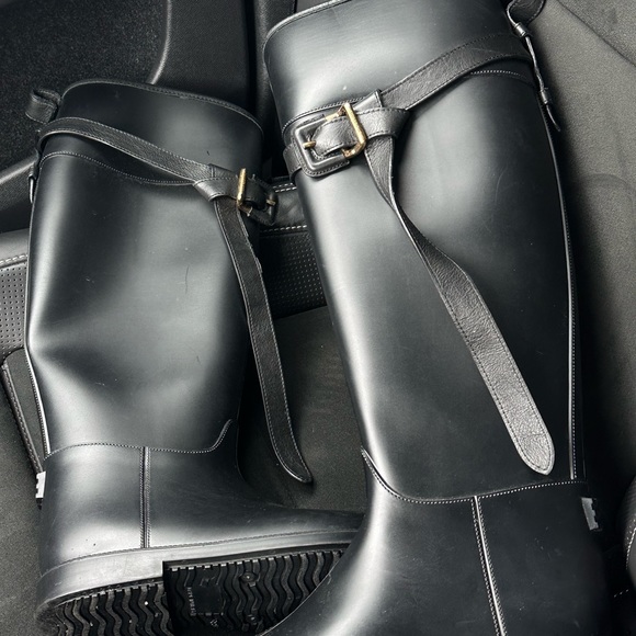 Burberry women’s belted esquestrian buckled detail rain boots 38 - Picture 5 of 9